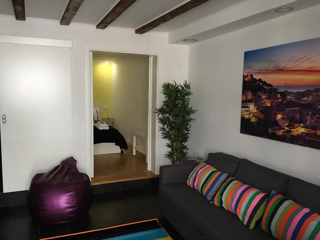 Happy Nest - Charming Lisbon Apartment 0*,