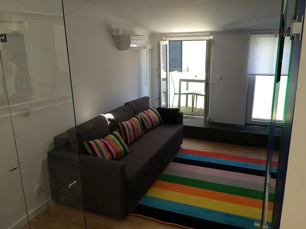 Happy Nest - Charming Lisbon Apartment 0*,