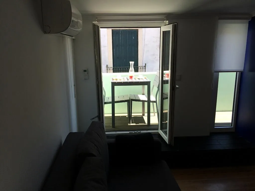 Happy Nest - Charming Lisbon Apartment